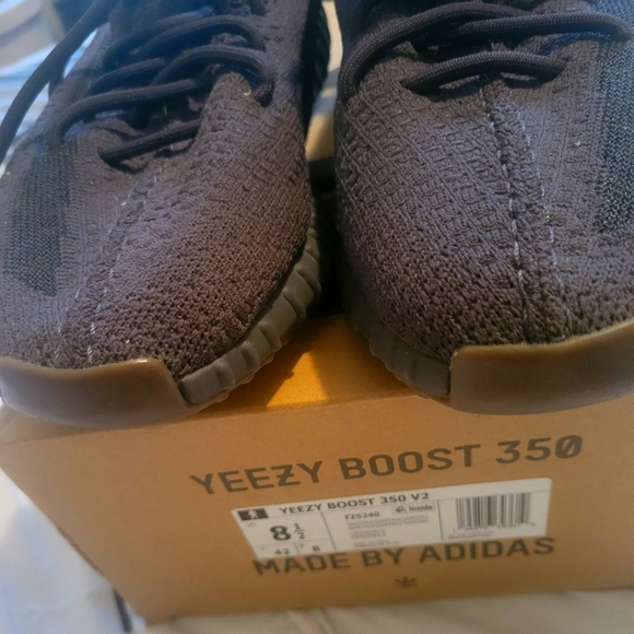 ADIDAS YEEZY BOOST - Picture 1 of 3